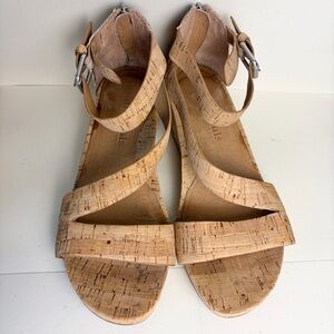 Gentle Souls comfy Stylish Tan cork wedge Sandals size 8